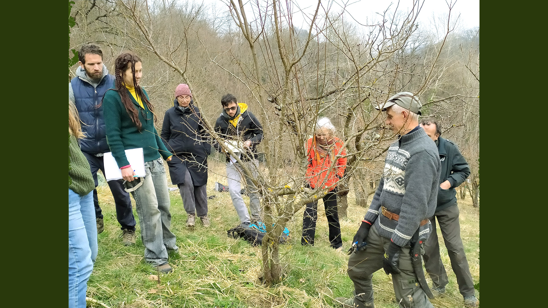 Il giardino in primavera: cura del suolo e pratiche d’abbondanza