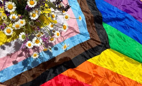 Un fiore sboccia: Ritiro per la comunità arcobaleno italiana